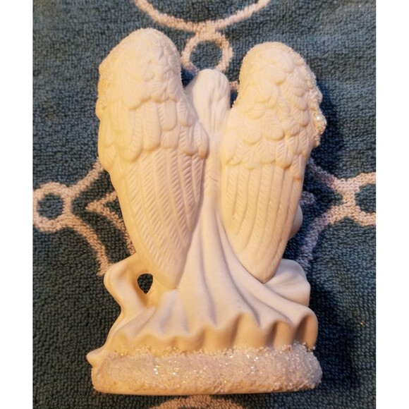 K's Collection ceramic angel figurine - Picture 2 of 12